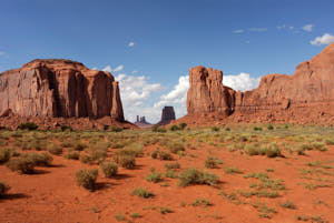 monument valley<br>NIKON D200, 20 mm, 100 ISO,  1/500 sec,  f : 6.7 